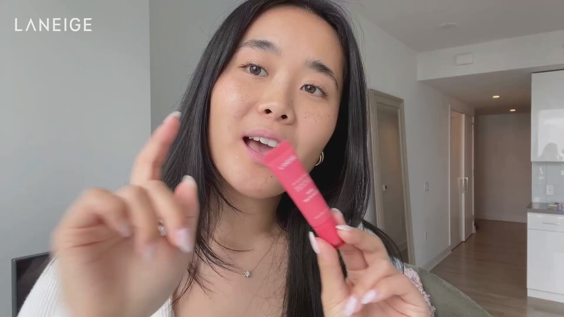 LANEIGE Lip Glowy Balm Berry – Moisturizing Sheer Lip Balm 10g Review Video